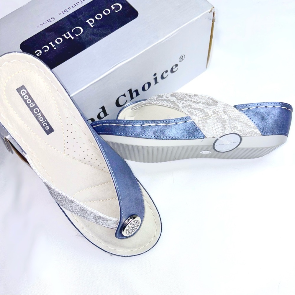 NWT Elegant Blue and Silver Sandals with Embellishment - Picture 4 of 5